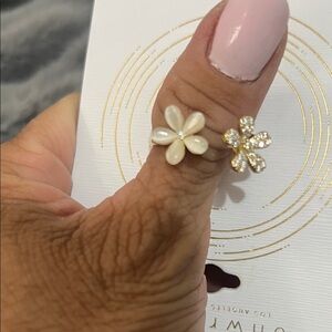 Unwritten Gold Flower with Cubic Zirconia and Cream Petals Ring NWT retail $35